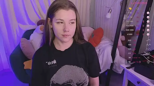 Snapshot of Mira_Falls chatting on May 27, 1:57 am Mira Falls online show from May 27, 1:57 am