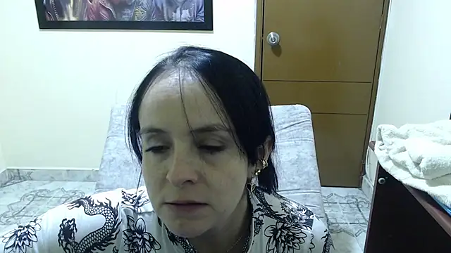 Snapshot of antara_hotgirl chatting on June 15, 10:23 pm antara hotgirl online show from June 15, 10:23 pm