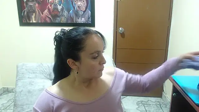 Snapshot of antara_hotgirl chatting on June 18, 9:52 pm antara hotgirl online show from June 18, 9:52 pm
