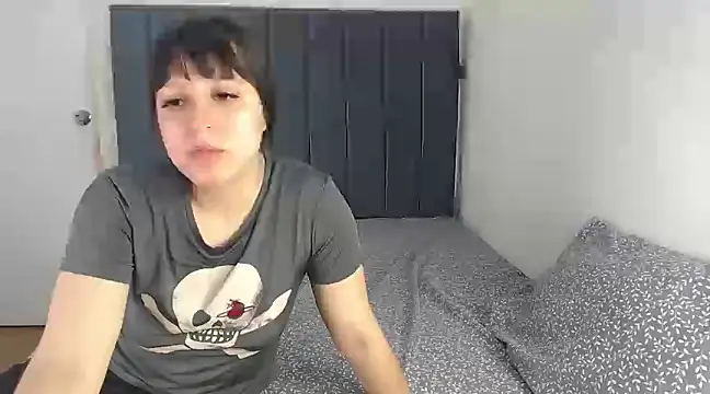 Snapshot of Chanelsexyy chatting on February 17, 5:21 pm Chanelsexyy online show from February 17, 5:21 pm