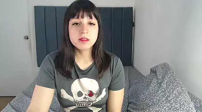 Snapshot of Chanelsexyy chatting on February 17, 8:26 pm Chanelsexyy online show from February 17, 8:26 pm