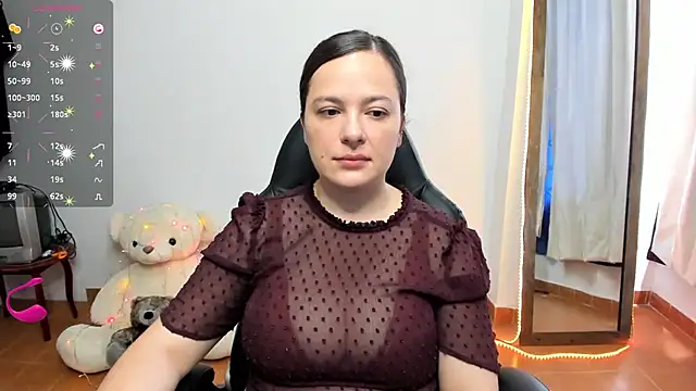 Snapshot of angelaagomez chatting on October 4, 5:00 pm angelaagomez online show from October 4, 5:00 pm