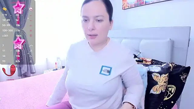 angelaagomez online show from June 6, 5:50 pm