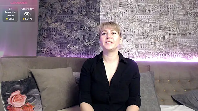 Snapshot of mandy_foxxx chatting on October 22, 11:21 am mandy foxxx online show from October 22, 11:21 am