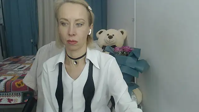 LuxuryNika online show from December 16, 6:38 pm