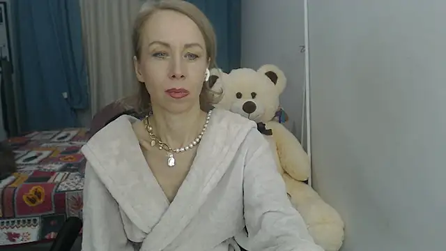 LuxuryNika online show from December 20, 8:01 pm