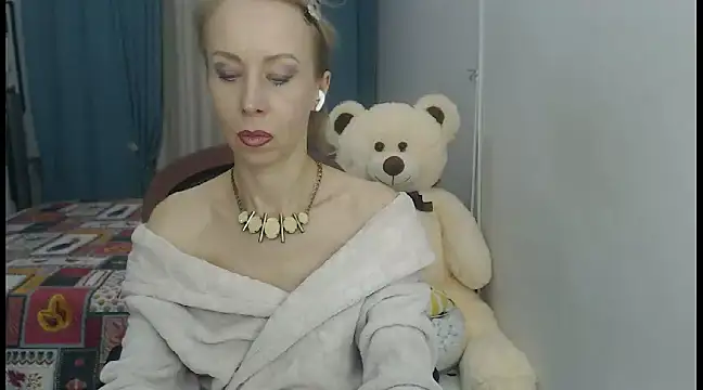 LuxuryNika online show from December 23, 6:05 pm