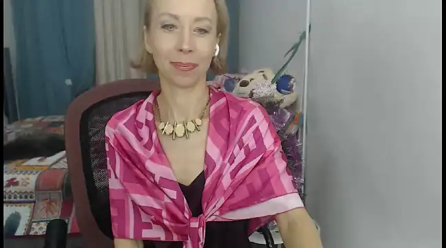 LuxuryNika online show from January 1, 2:20 pm