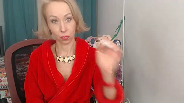LuxuryNika online show from January 1, 8:58 pm