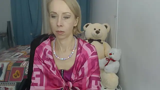 LuxuryNika online show from January 17, 3:53 pm