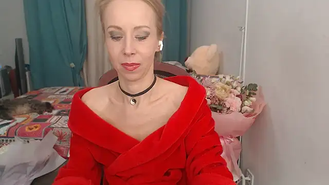 LuxuryNika online show from January 29, 3:15 pm