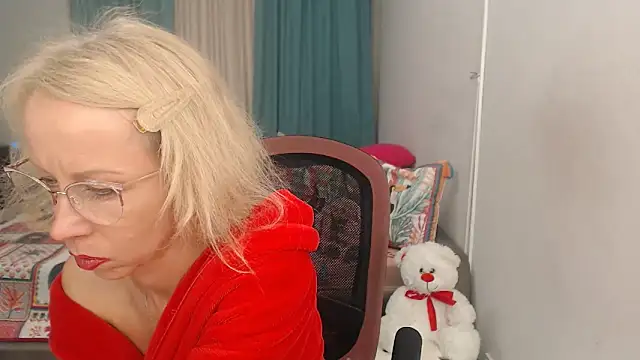 Snapshot of LuxuryNika chatting on September 20, 5:58 pm LuxuryNika online show from September 20, 5:58 pm