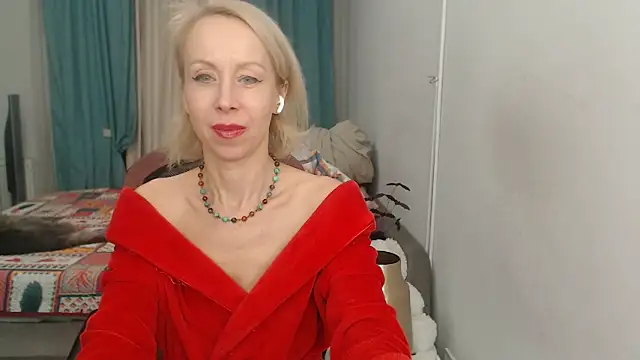 Snapshot of LuxuryNika chatting on October 30, 3:57 pm LuxuryNika online show from October 30, 3:57 pm