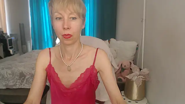 LuxuryNika online show from June 28, 9:37 am