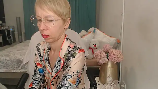 LuxuryNika online show from June 30, 6:53 pm