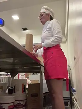 Snapshot of Gatitacarlita chatting on December 23, 6:27 pm Gatitacarlita online show from December 23, 6:27 pm