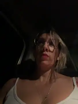 Snapshot of Gatitacarlita chatting on March 19, 8:40 am Gatitacarlita online show from March 19, 8:40 am