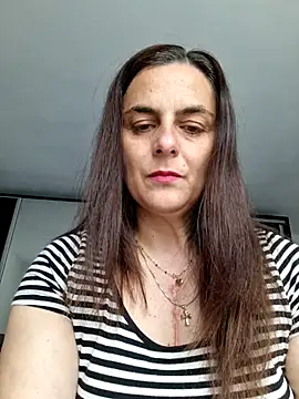 Snapshot of IsabelleCraft chatting on April 18, 9:57 am IsabelleCraft online show from April 18, 9:57 am