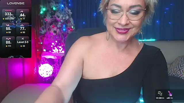 Snapshot of Ellen_Ripley chatting on January 11, 3:42 pm Ellen Ripley online show from January 11, 3:42 pm