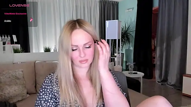 Snapshot of Libby_Nora chatting on December 15, 2:05 pm Libby Nora online show from December 15, 2:05 pm