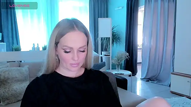 Snapshot of Libby_Nora chatting on February 26, 10:47 am Libby Nora online show from February 26, 10:47 am