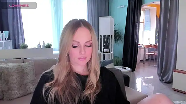 Snapshot of Libby_Nora chatting on March 12, 9:02 am Libby Nora online show from March 12, 9:02 am