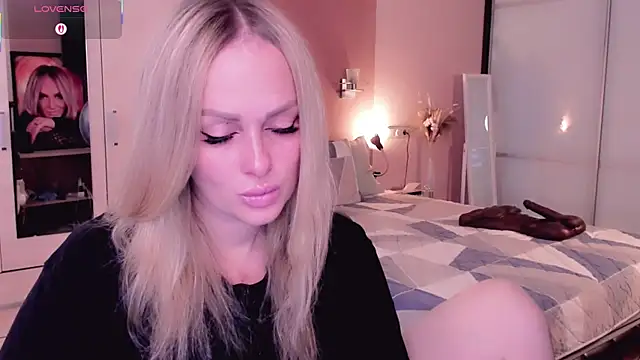 Snapshot of Libby_Nora chatting on October 6, 9:18 am Libby Nora online show from October 6, 9:18 am