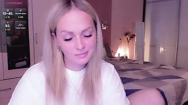 Snapshot of Libby_Nora chatting on October 14, 11:00 am Libby Nora online show from October 14, 11:00 am