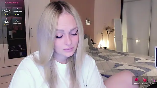 Snapshot of Libby_Nora chatting on October 25, 9:39 am Libby Nora online show from October 25, 9:39 am