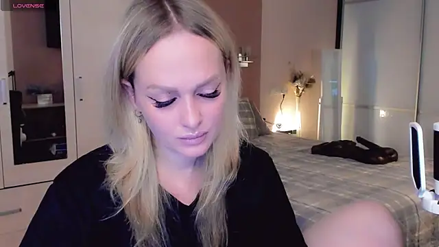 Snapshot of Libby_Nora chatting on November 21, 9:19 am Libby Nora online show from November 21, 9:19 am