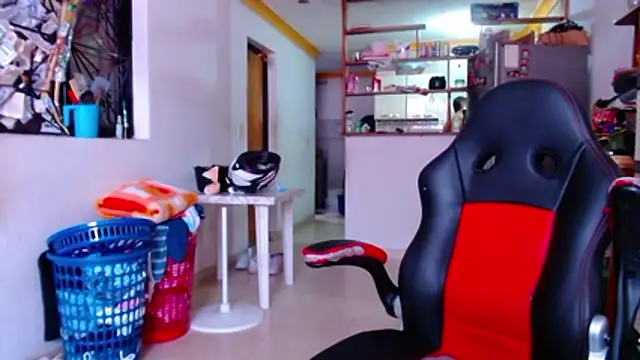 Lion Grrr online show from November 9, 2:37 pm