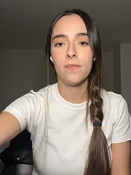 Snapshot of swrennn19 chatting on February 4, 12:08 am swrennn19 online show from February 4, 12:08 am