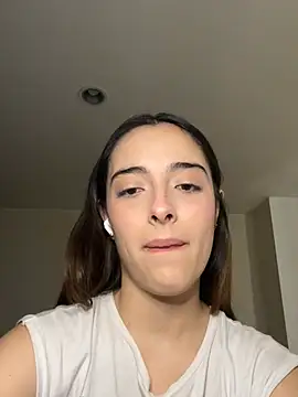 Snapshot of swrennn19 chatting on March 2, 4:10 pm swrennn19 online show from March 2, 4:10 pm