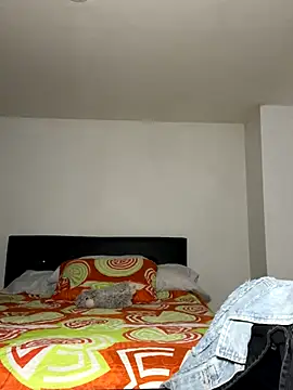 Snapshot of swrennn19 chatting on September 16, 12:55 am swrennn19 online show from September 16, 12:55 am