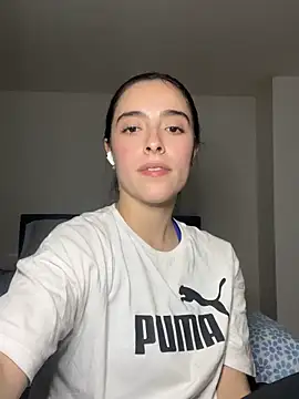 Snapshot of swrennn19 chatting on October 7, 12:52 am swrennn19 online show from October 7, 12:52 am