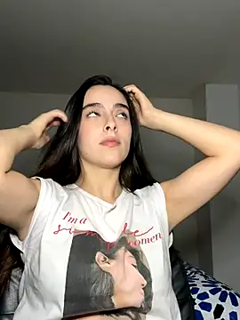 Snapshot of swrennn19 chatting on October 7, 10:40 pm swrennn19 online show from October 7, 10:40 pm