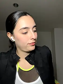 Snapshot of swrennn19 chatting on October 15, 12:55 am swrennn19 online show from October 15, 12:55 am