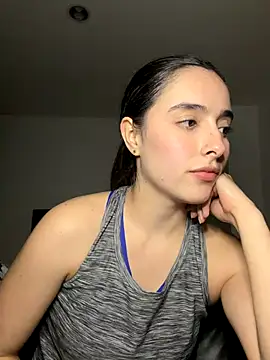 Snapshot of swrennn19 chatting on October 22, 12:44 am swrennn19 online show from October 22, 12:44 am