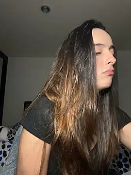 Snapshot of swrennn19 chatting on October 27, 11:41 pm swrennn19 online show from October 27, 11:41 pm