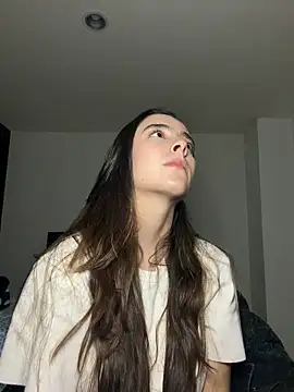 Snapshot of swrennn19 chatting on November 5, 12:43 am swrennn19 online show from November 5, 12:43 am