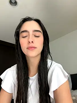 Snapshot of swrennn19 chatting on December 14, 4:23 pm swrennn19 online show from December 14, 4:23 pm