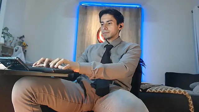 Andrew 4  online show from September 26, 6:28 am