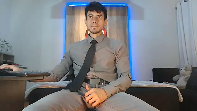 Andrew 4  online show from October 21, 1:39 am