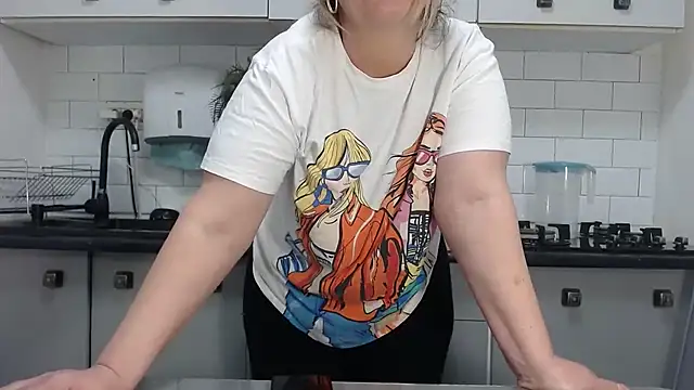 erikaerika online show from January 3, 4:48 pm
