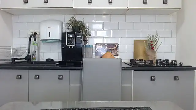 erikaerika online show from January 7, 11:48 am