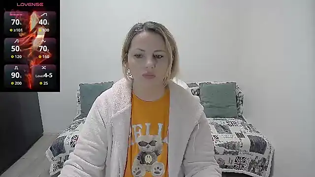 Snapshot of erikaerika chatting on May 2, 9:03 am erikaerika online show from May 2, 9:03 am