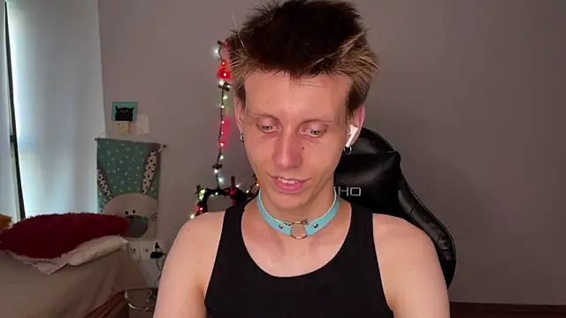 vladdymeow online show from December 2, 9:39 pm