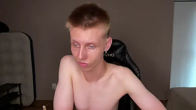 vladdymeow online show from December 24, 10:39 pm