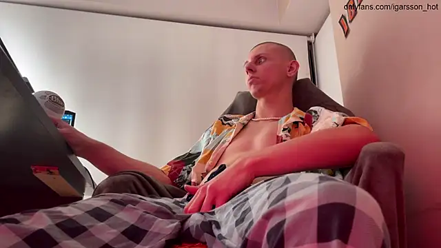 vladdymeow online show from October 28, 12:47 am