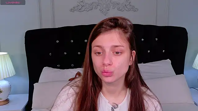 Snapshot of Eille_Elfie chatting on September 28, 5:57 am Eille Elfie online show from September 28, 5:57 am